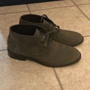 Bloomingdale's Dark Gray Chukka Boots